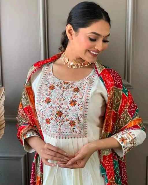 Embroidered Cream Khadi Cotton Kurta Set