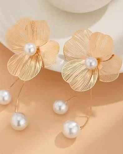 Korean Golden Floral Earring Set - Ethniks