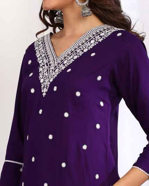 Embroidered Chikankari Straight Kurti