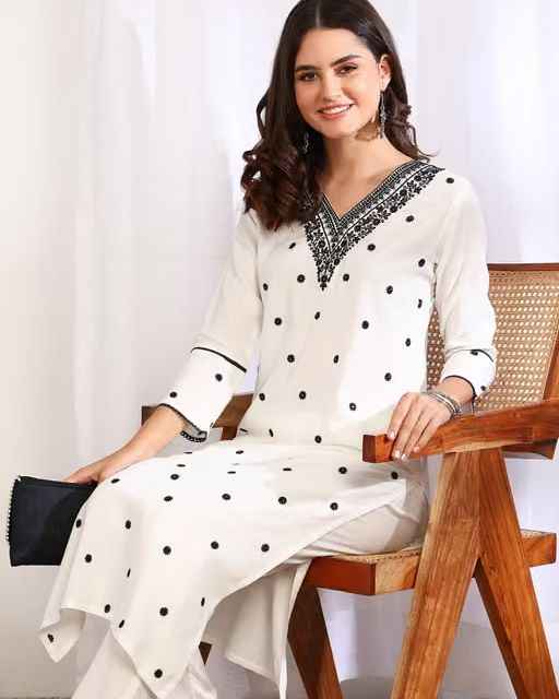 Embroidered Chikankari Straight Kurti